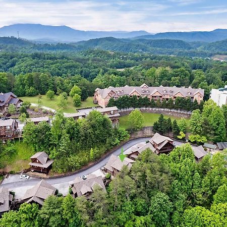 2 Miles From Dollywood Family Resort With Seasonal Outdoor Swimming Pool, Year Around Heated Indoor Swimming Pool, Townhome Style Cabin, Private Hot Tub, Arcade, Tv, Wifi, Kitchen With Refrigerator, Washer And Dryer Pigeon Forge Exteriör bild